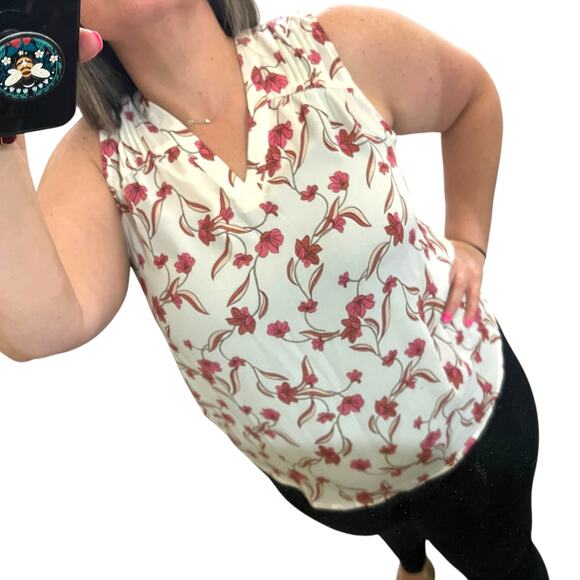 41Hawthorn MEDIUM Hannah Blouse - Stitch Fix Sleeveless V-Neck Floral Top - Picture 2 of 13